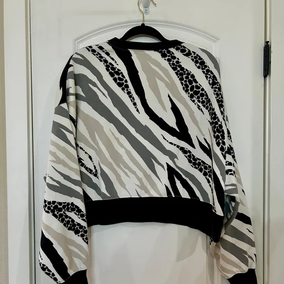 2 Piece Nike Women's Animal-Print Jogger Set - Black, Gray, Beige - Picture 11 of 16